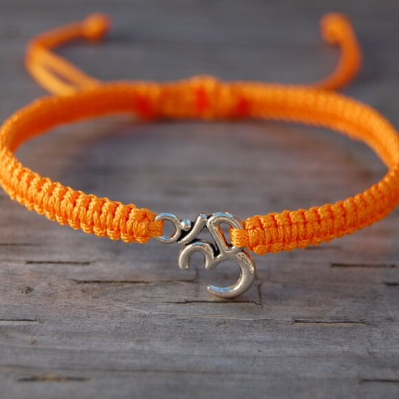 Om Bracelet,Yoga Bracelet,Shamballa Om Pray Bracelet,Good Luck Bracelet - Picture 1 of 2